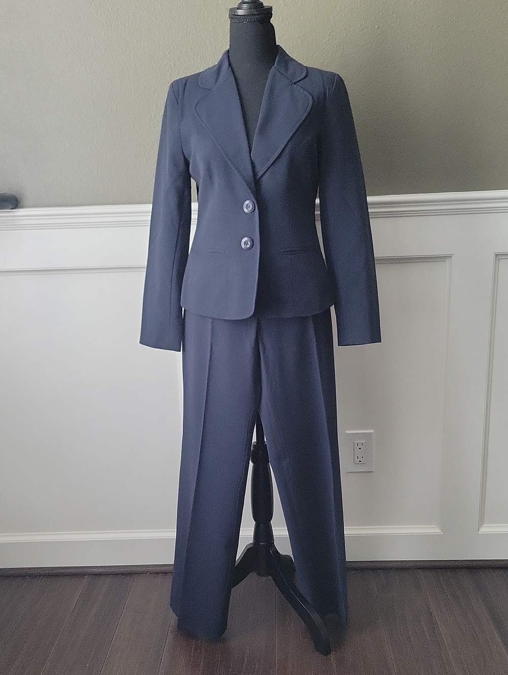 AGB Navy Women's Two-Piece Pantsuit with Notched Lapel Blazer